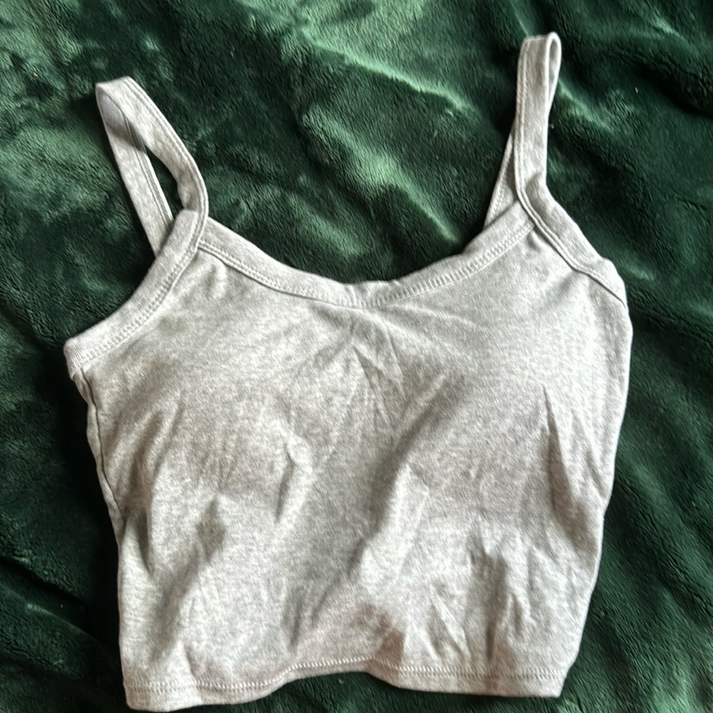 Gray cropped tank